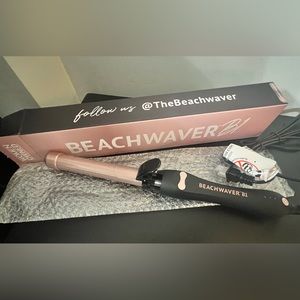 Brand new Beachwaver B1 curling iron!